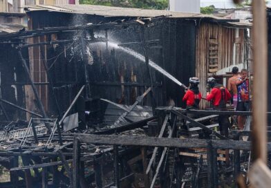 Atuação rápida do Corpo de Bombeiros evita propagação de fogo em residências na zona oeste de Manaus