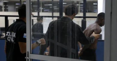 Ministros farão reunião de emergência com Castro nesta quarta-feira Ministros farão reunião de emergência com Castro nesta quarta-feira