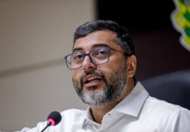 Wilson Lima anuncia antecipação do salário de dezembro e segunda parcela do 13º salário, injetando R$ 1,2 bi na economia