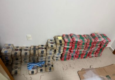 Casal é preso com mais de 600 kg de drogas dentro de casa no Colônia Terra Nova