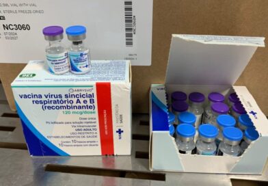 Amazonas recebe mais de 18 mil doses da nova vacina contra vírus sincicial respiratório para proteção de gestantes e recém-nascidos