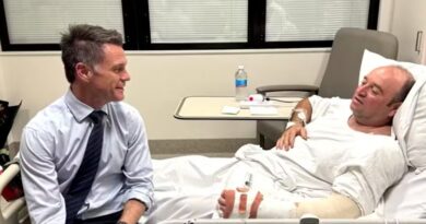 Homem que desarmou assassino na Austrália ganha doação de bilionário 