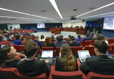 Moraes nega incluir ministro Fux em julgamento do núcleo 2