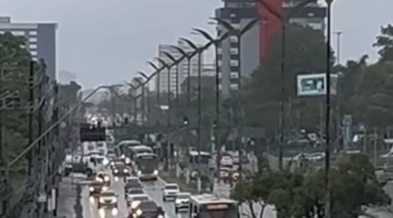 Chuvas coloca Manaus em alerta máximo e Defesa Civil dispara aviso de emergência nesta quinta (26)