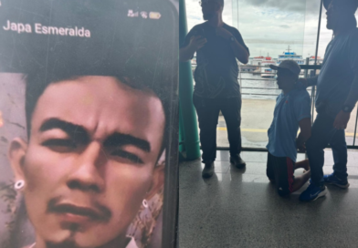 VEJA: Homem é morto a facadas dentro de embarcação ancorada no Roadway, no Centro de Manaus; Suspeito é preso