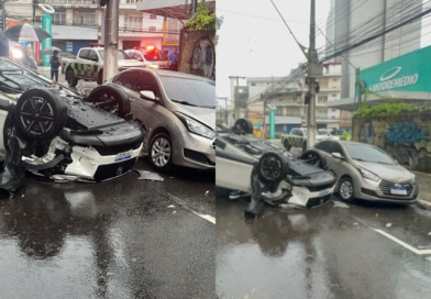 VEJA: Mulher capota carro durante forte chuva na Avenida Joaquim Nabuco, no Centro de Manaus