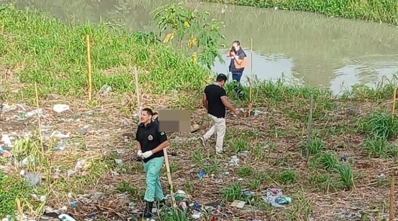 Corpo de homem com marcas de facadas é encontrado em igarapé na zona sul de Manaus