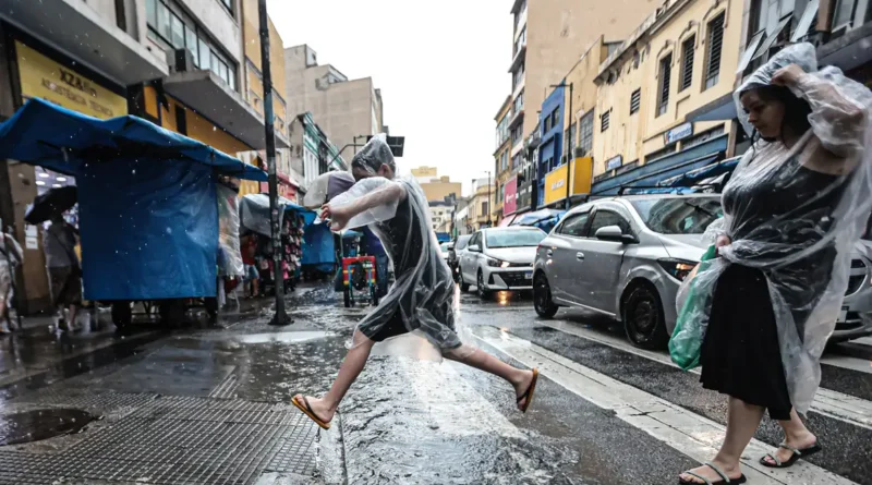 Sexta-feira da Paixão terá nuvens e chuvas isoladas em parte do país