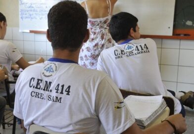 Pé-de-Meia reduz abandono escolar no ensino médio em 43% em dois anos