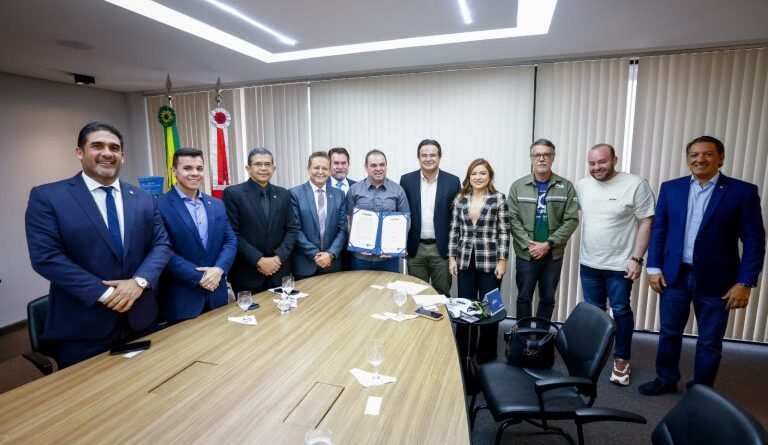 Governador Roberto Cidade assina resultado final do concurso público do Ipaam 