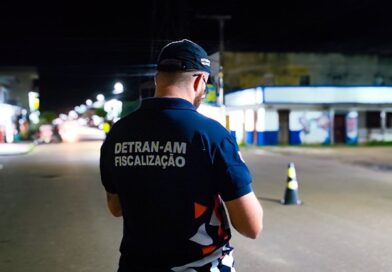 Fiscalização do Detran Amazonas flagra condutor trafegando com placa adulterada