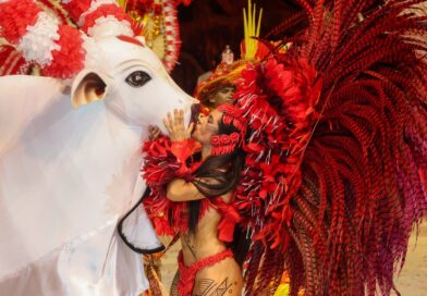 Garantido encerra o festival com “Parintins, Terra Encantada” e a despedida histórica de Isabelle Nogueira