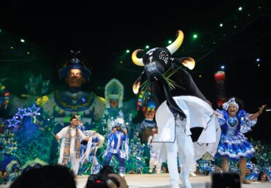 Boi Caprichoso abre primeira noite do Festival celebrando Parintins e as raízes de seu povo
