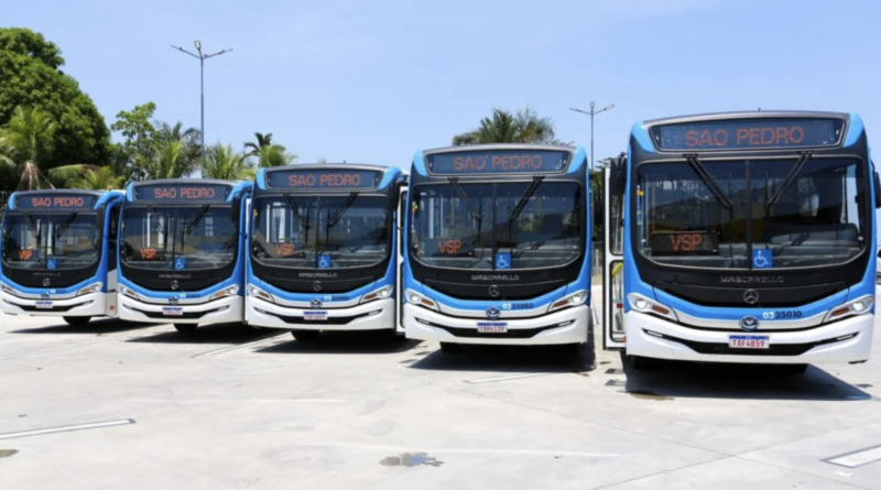 Greve paralisa 100% dos ônibus do transporte coletivo em Manaus nesta segunda-feira