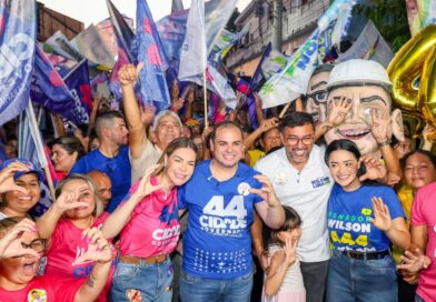 Roberto Cidade intensifica caminhada no Novo Aleixo e apresenta propostas para novo mandato