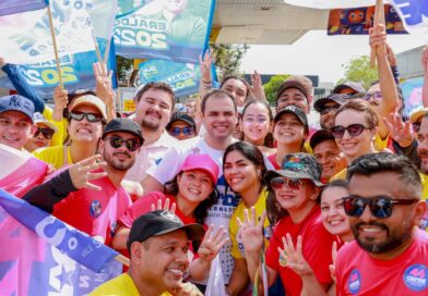 Roberto Cidade dialoga com comerciantes e reforça propostas durante corpo a corpo na zona Leste