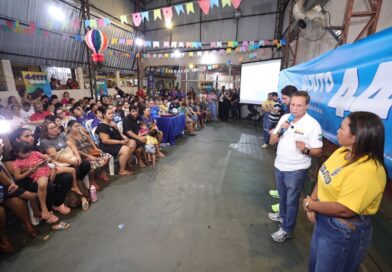 Adjuto Afonso destaca importância dos pequenos negócios em encontro com moradores do Nova Esperança