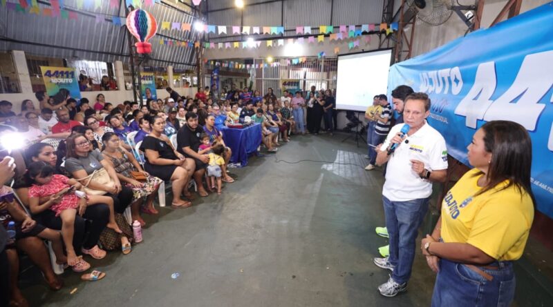 Adjuto Afonso destaca importância dos pequenos negócios em encontro com moradores do Nova Esperança