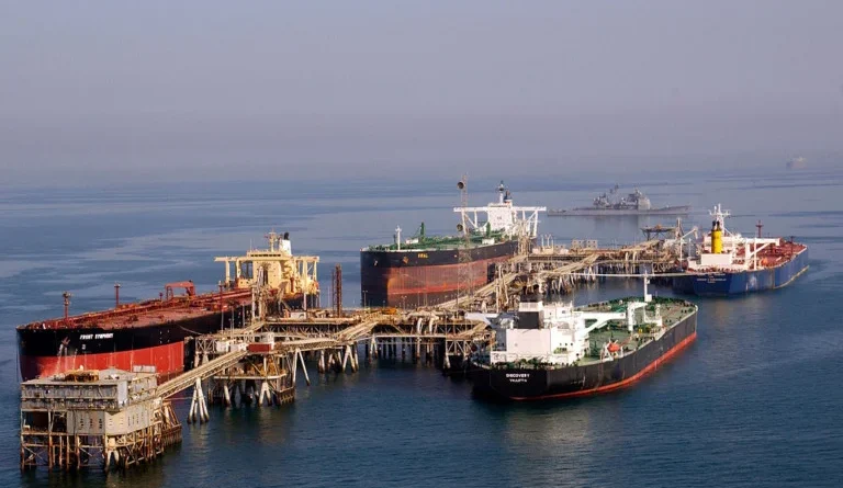 Tensão no Oriente Médio encarece o petróleo e pressiona inflação global