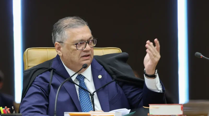 Dino manda Polícia Federal investigar atuação da CVM no caso Master