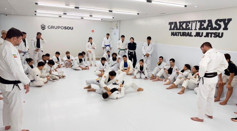 Muito além do tatame: jiu-jitsu transforma comportamento e autoestima de alunos em Manaus