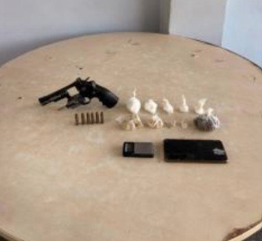Suspeito é baleado na perna após apontar arma falsa para policiais na Zona Leste de Manaus