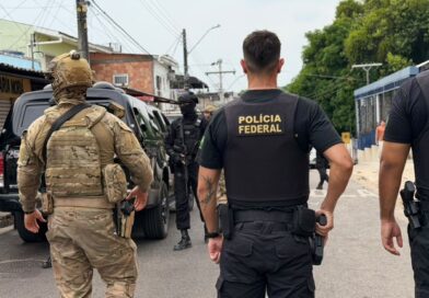 PF cumpre mandados de prisão preventiva e busca e apreensão contra investigado que tentou impedir ato político em Manaus