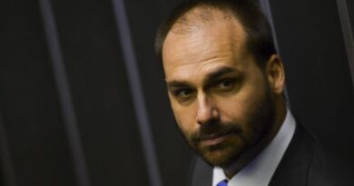 STF condena Eduardo Bolsonaro por difamar deputada Tábata Amaral