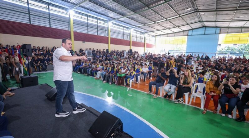Roberto Cidade confirma abono do Fundeb para servidores da educação em 2026