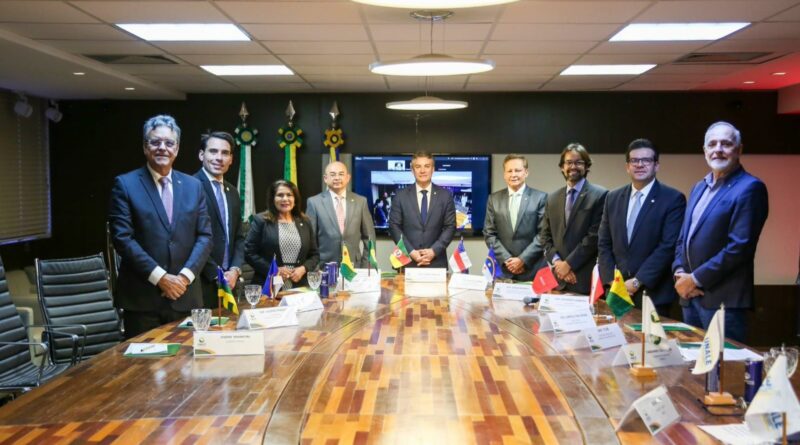 Presidente da Aleam, Adjuto Afonso, participa da 5ª Reunião da Diretoria Executiva da Unale, em Brasília