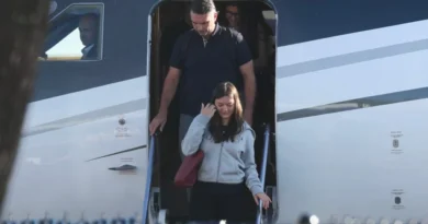 Flávio Bolsonaro chega aos Estados Unidos depois de fugir do Brasil