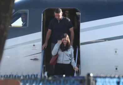 Flávio Bolsonaro chega aos Estados Unidos depois de fugir do Brasil