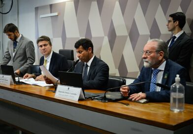 Comissão mista aprova MP que exige exame para exercício da medicina