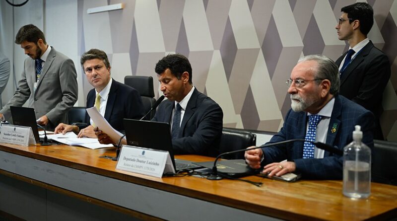 Comissão mista aprova MP que exige exame para exercício da medicina