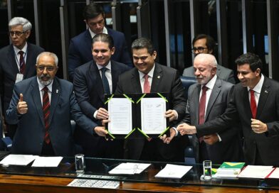Congresso promulga o fim da escala 6×1 e aposentadoria de agentes de saúde